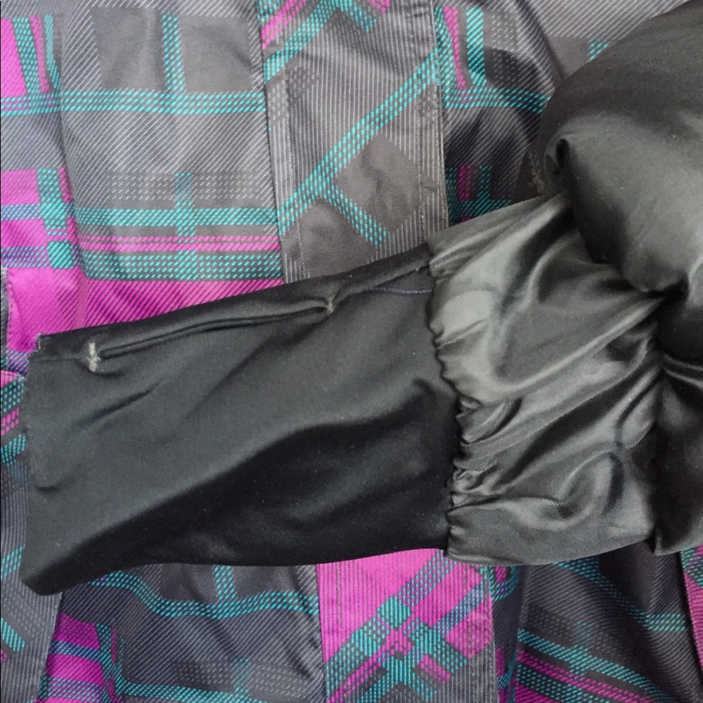 Coat from Tag - Picture 9 of 12
